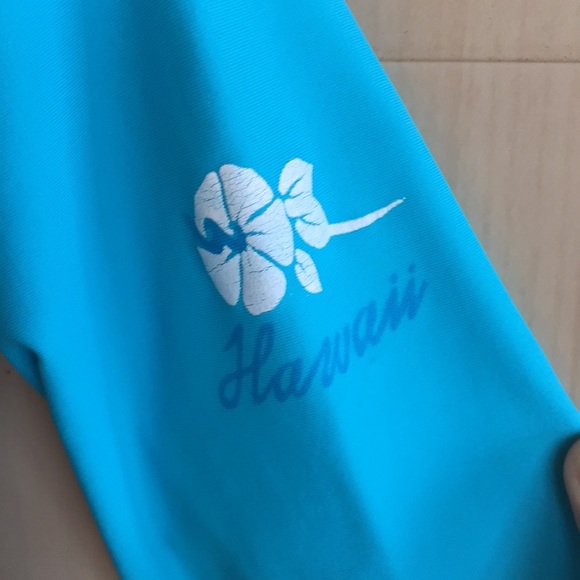 Honolulu Rash Guard - Picture 4 of 4